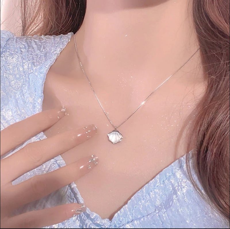 Charm Aura